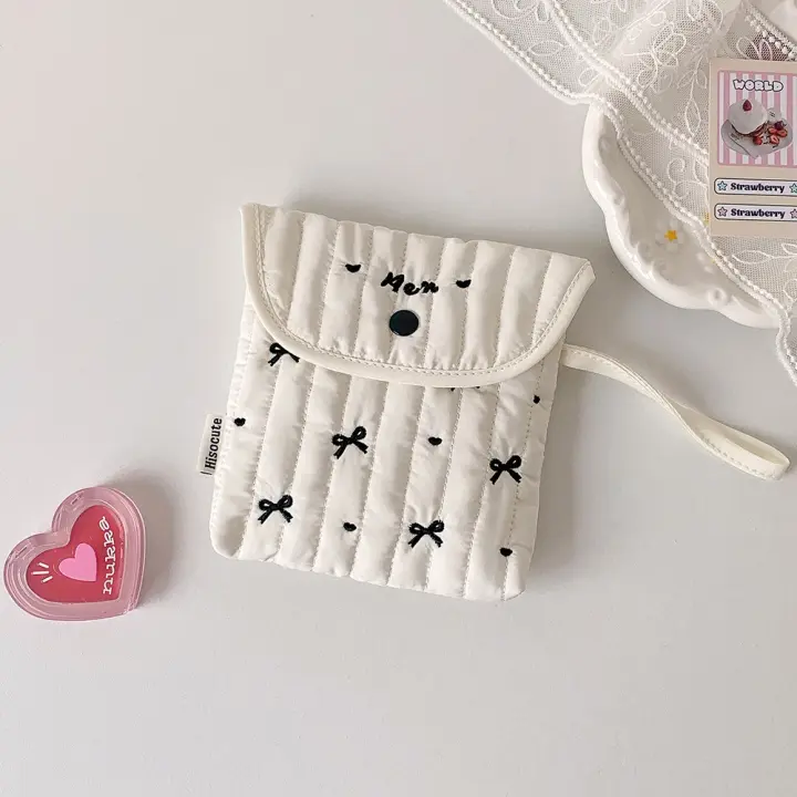 Bolsa de cosméticos de cereza bordada de gran capacidad, bolsa de almacenamiento de toallas menstruales con lazo, bolsa de almacenamiento de pañuelos sanitarios - 1