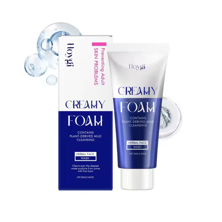 Gentle Soothing Cleanser es un limpiador hidratante que limpia la piel con una textura refrescante y no apretada. - 1