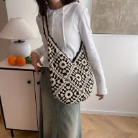 Bolso de mano tejido para mujer - Patrón geométrico blanco y negro, bolso de hombro espacioso con cierre magnético, perfecto para salidas informales y estilo de vacaciones, bolso novedoso - details 3