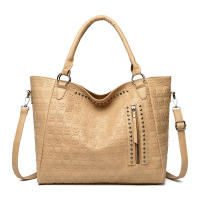 Bolso De Mano Grande De Cuero PU Con Estampado De Cráneo Punk Y Estacas Bolso De Hombro Gótico Para Mujer Bolso Transversal De Moda - details 8