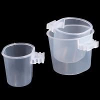 Práctica taza transparente para alimentación de pájaros, cuencos de agua colgantes de plástico para loros, bebedero para pájaros, contenedor de comida para pájaros, jaula para pájaros - details 2