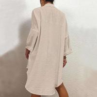 Camisa, bañador de mujer moderno, top con camisa y botones. - details 1