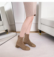 Botas cortas de tacón medio negro simple que combinan con botas de hombre de tacón grueso - details 13