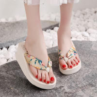 Sandalias de playa para mujer con tacón de cuña antideslizantes y realzadas, adecuadas para caminar por la playa a diario. - details 1