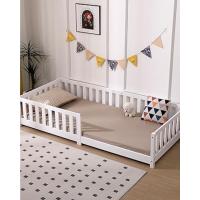 Cama infantil con protección contra caídas y somier, 90 x 200 cm, color blanco, cama de suelo Montessori, cama de madera maciza de pino para cama individual (blanco, 90 x 200 cm) - details 3