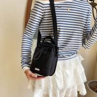 Bolso de hombro con cordón de nailon, bolso cruzado ligero de estilo coreano para mujer, bolso de cubo de gran capacidad con correa ajustable - details 23