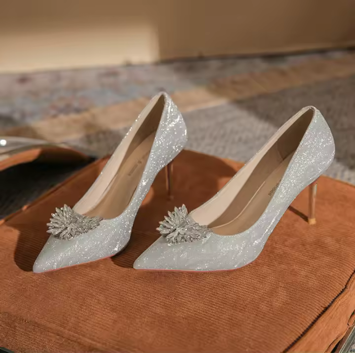 banquete, cristal, vestido de mujer, lentejuelas, tacones altos, perlas, francés, vestido de novia, zapatos de boda, Glitz - 1