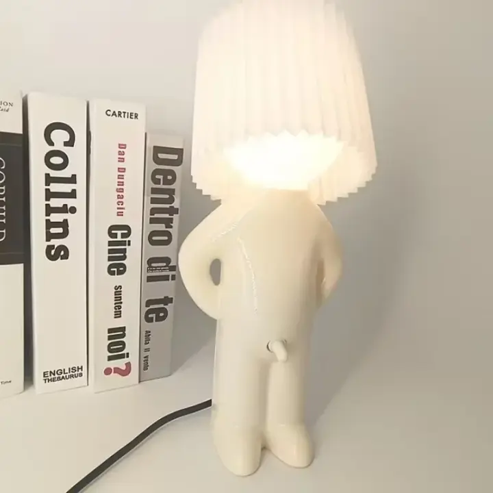Lámpara de mesa creativa Claeted Naughty Boy, iluminación de lectura con pliegues LED únicos, luz de noche junto a la cama para dormitorio, regalo para niños - 1