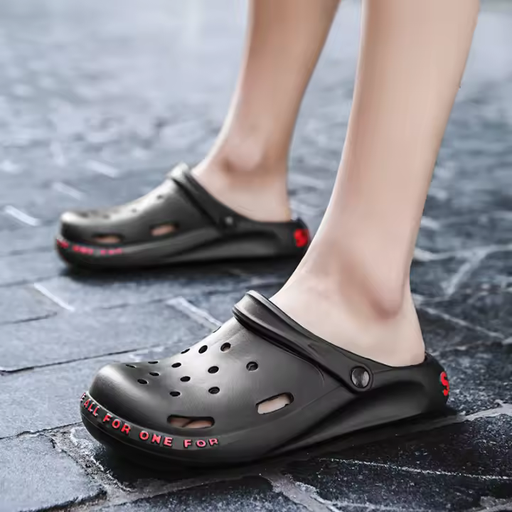 Sandalias de jardín antideslizantes para hombre, zuecos de goma con agujeros, informales, a la moda, novedad de verano, 2021 - 1