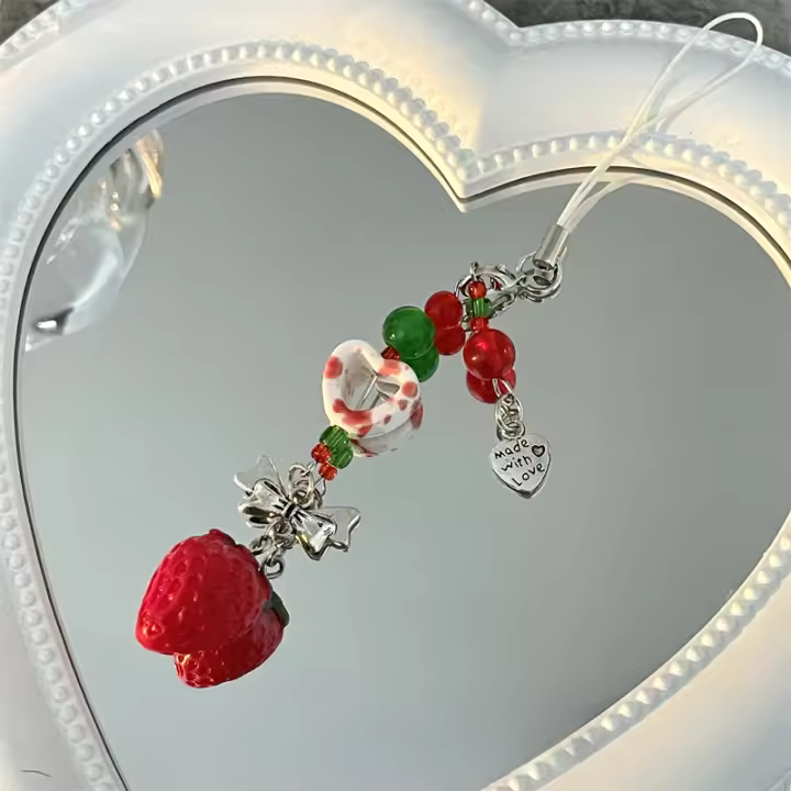 Correa de teléfono celular con diseño de fresa 3D estilo coreano Y2K, llavero con colgante de corazón, para mochila, lazo delicado, llavero para teléfono. - 1