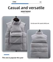 Chaleco cálido de invierno ajustado para hombre con bolsillos grandes, sin mangas, espíritu social, marca de moda, estilo casual, cierre de cremallera - details 2