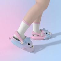 Zapatillas de Niños de Gradiente Arcoíris de Verano Diseño de Tiburón de Dibujos Animados Lindo - details 1