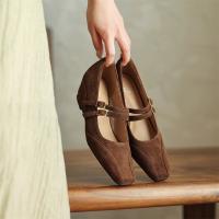 Retro cordero flip interior que aumenta los zapatos individuales, nueva hebilla cruzada de cabeza cuadrada con tamaño de tacón de cuña zapatos de mujer. - details 28