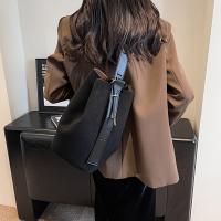 Bolso de Hombro de Cuero Mate con Cierre de Hebilla Bolso Cruzado Versátil para Mujeres - details 8