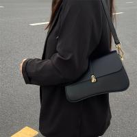 1 bolso de hombro elegante francés para mujer, bolso cruzado versátil con correa de cadena desmontable, cierre de cierre de tono dorado, duradero, negro para ocasiones informales y formales, bolso cruzado pequeño, accesorio de noche, accesorio sofisticado - details 0