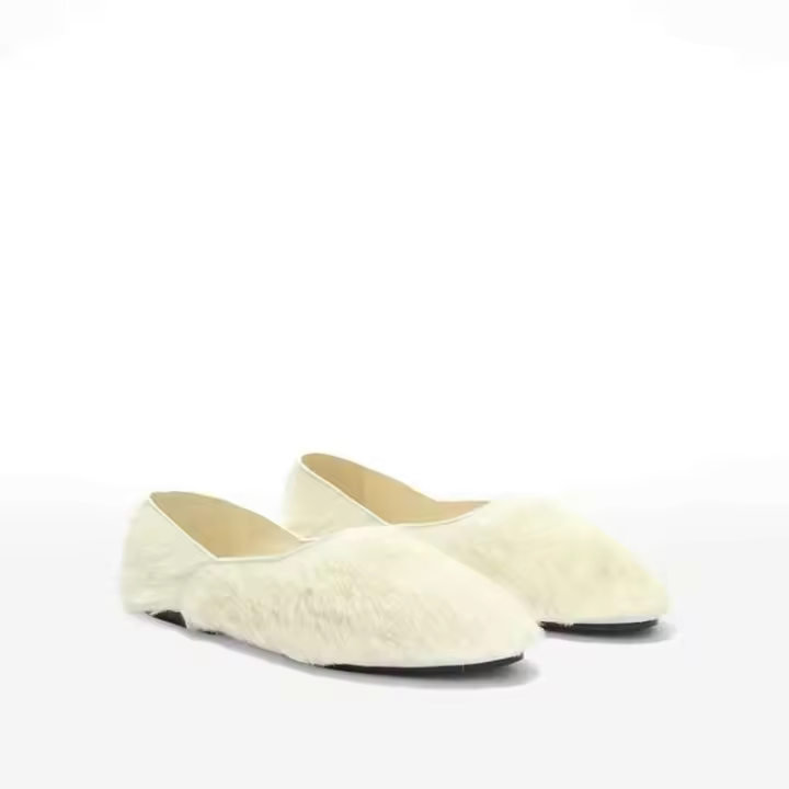 fabricante de zapatos para el ocio al aire libre cálido de invierno para mujeres. Zapatos planos de piel con puntera redonda y parte superior cómoda. - 1