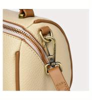 Bolso Tote de Gran Capacidad para Mujer - Herrajes Elegantes en Tono Dorado y Diseño Beige/Negro, Cierre de Cremallera, Correa Desmontable en Tono Dorado, Forro - Bolso Versátil para el Trabajo, Viajes y Uso Diario, Bolso Estructurado y Espacioso - details 7