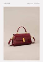 Hombro para mujer: bolso cruzado vintage de cuero encerado con cadena, elegante bolso cuadrado pequeño para las axilas para uso diario Mochila de lujo de alta gama - details 9