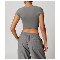 Top corto de manga corta con logo personalizado para mujer, camiseta de yoga ajustada de alta elasticidad, camiseta corta de fitness para correr y gimnasio - details 3