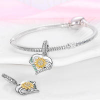 Abalorio de pulsera de plata con girasol y corazón dorado K hecho a mano para amantes de la joyería - details 2