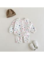 Conjunto de dos piezas de niños y niñas recién nacidos con estampado de amor colorido dulce bebé otoño casual conjunto de pantalones de manga larga - details 0