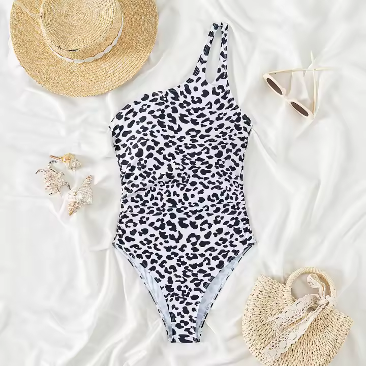 Traje de baño de una pieza con estampado de leopardo conservador hueco de hombro inclinado - 1