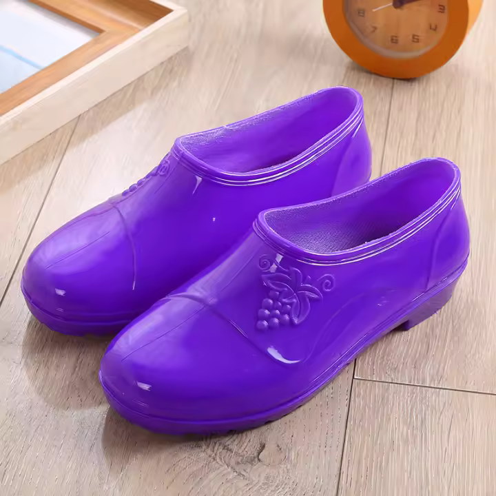 2025 Nuevas Cubiertas de Zapatos de Goma Antideslizantes para Mujer de Cocina Impermeables de Gelatina y Lluvia. - 1