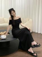 Vestido Negro de Hombro Único Estilo Hepburn Cintura Ajustada para Adelgazar Elegante y Casual - details 4