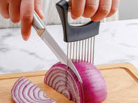 Onion Holder for Slicing
