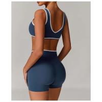 Sujetador deportivo decorativo con contraste y cuello en V, top corto de entrenamiento inalámbrico grueso, ropa deportiva para gimnasio, yoga y correr - details 3