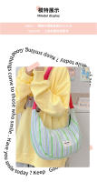 Bolso de mensajero de gran capacidad para estudiantes informales, nuevo bolso de hombro versátil a rayas de color en contraste para mujer, bolso de viaje personalizado tipo dumpling. - details 9
