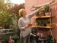 Bosch Home and Garden EasyCut 12, Sierra a Batería con Tecnología NanoBlade, 12V, Hoja de Sierra, 1 Batería 12V 2.0Ah, Cargador y Maletín, Color Negro, Verde y Rojo - details 3