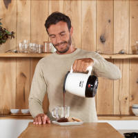 Solac - Hervidor eléctrico portátil, Calentador de leche. Calienta chocolate, agua, sopa a 250W con Capacidad de 1L. Incluye Filtro anti-nata y recubrimiento anti adherente. Milk kettle - details 2