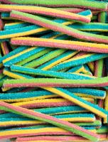 Vidal Dulcipica diferentes sabores en bandeja 1,4 Kg - Delicioso regaliz de golosina de intenso sabor a elegir entre: melocotón, melón, fresa, cola y multicolor relleno y con cobertura de polvos pica pica. - details 1