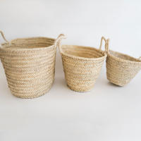 Pack de 3 capazos de palma de tamaño diferente incluye mini pequeño y mediano Capazo mini – 20cm x 12cm de alto Capazo pequeño – 23cm x 16cm de alto Capazo mediano – 30cm x 18cm de alto - details 0