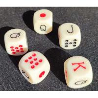 Cartamundi 5 dados poker póquer esquinas curvas 1.5x1.5x1.5 centímetros J Q K pitos rojos y negros de plástico sin caja Casino Mentiroso Yatzy Juego mesa JUgar - details 1