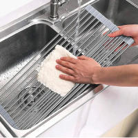 Marctani Escurreplatos Plegable sobre Fregadero - Escurridor de Platos Enrrollable de Acero Inoxidable, Malla de Drenaje Resistente AL Calor para Secar Frutas, Verduras y Platos (43x30 cm, Negro) - details 5