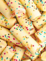 Choconubes Vidal en estuche 855 g - Marshmallow relleno de fresa y recubierto de choco. Combina la suavidad de las nubes sabor vainilla, con la intensidad del relleno y la cobertura crujiente - Sin gluten - details 2