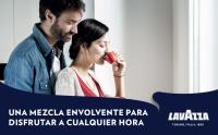Lavazza, Crema e Gusto Classico, Café en Grano, Ideal para Cafetera de Grano, Cafetera Italiana, Cafetera de Filtro y Cafetera de Prensa, de Filtro y Francesa, con Notas Aromáticas de Especias, Arábica y Robusta, Intensidad 7, Tueste Oscuro, 1 kg - details 0