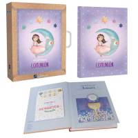 Libro de firmas, recuerdo de la Primera Comunión niña.  Con estuche y maletín a juego. Dispone de 60 páginas a todo color, para firmas, fotos, recordatorios, invitados, con oraciones. Un regalo imprescindible en la Primera Comunión. Fabricado en España. - details 2