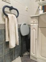 Maxia Market Silla Taburete Plegable con Asa Facil Para Transportar Blanco 30x45cm para Cocina Baño Camping - details 1